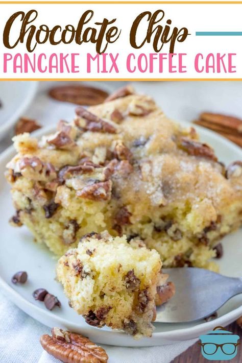 This Chocolate Chip Coffee Cake starts off so easy by using pancake mix with a few extra ingredients. For a snack, breakfast or dessert! Pancake Mix Coffee Cake, Chocolate Chip Coffee Cake, Cake Mix Pancakes, Chocolate Chip Pancake, Pancake Mix Recipes, Pancake Cake, Chocolate Chip Cake, Dessert Simple, Country Cook