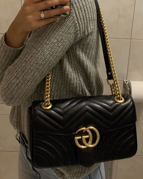 Gucci Bag Outfit, Black Gucci Bag, Gucci Aria, Backpack Luxury, Gucci Marmont Bag, Gg Marmont Mini, Expensive Bag, Gucci Crossbody Bag, Luxury Bags Collection