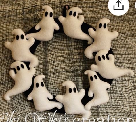 Halloween Couture, Halloween Wishlist, Felt Activities, Felt Halloween Ornaments, Felted Halloween, Halloween Felt Crafts, Ghost Wreath, Moldes Halloween, Halloween Bunting