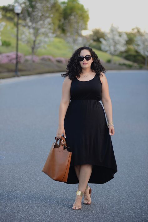 <i>High Low Dress</i> Simple Evening Dress, Mode Tips, Black Dresses Casual, Curvy Girl Fashion, Curvy Outfits, Midi Dress Sleeveless, Looks Style, Sleeveless Maxi Dress, Mode Inspiration