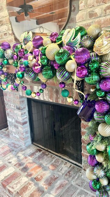 Mardi Gras Outdoor Decor, Mardi Grad Party Decorations, Mardi Gras Bridal Shower Ideas, Mardi Gras Centerpieces Elegant, Mardi Gras House Decorations, Mardi Gras Tree Ideas, Mardi Gras Mantle Decor, Mardi Gras Home Decor, Mardi Gras Baby Shower Theme