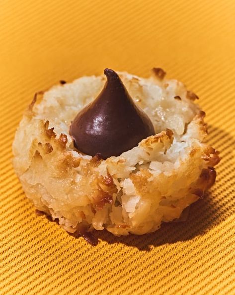 Macaroon Blossoms, Coconut Macaroons Easy, Coconut Macaroon, Popular Cookies, Peanut Butter Blossoms, Fine Cooking, Best Cookbooks, Cookie Time, Coconut Macaroons