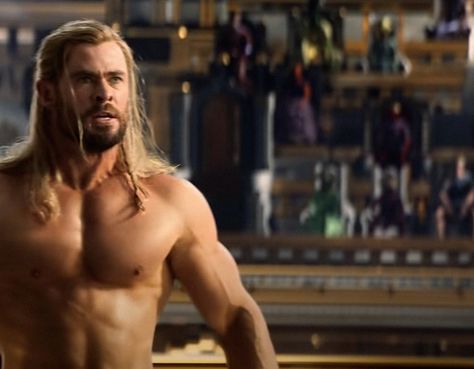 Chris Hemsworth Muscles, Thor Body, Chris Hemsworth Body, Chris Hemsworth Gif, Tyler Rake, Chris Hemsworth Shirtless, Thor Love And Thunder, Chris Hemsworth Thor, Love And Thunder