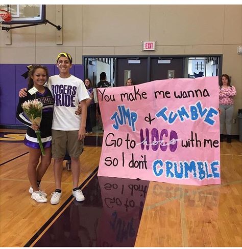 Yay for cheerleader asking Asking To Homecoming, Creative Prom Proposal Ideas, Cute Hoco Proposals, Homecoming Poster Ideas, Cute Promposals, Prom Posters, Homecoming Signs, Cute Homecoming Proposals, Cute Prom Proposals