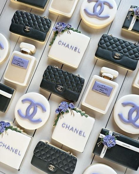 Chanel No 5 Party Theme, Chanel Cookies, Chanel Birthday Cake, Chanel Baby Shower, 39 Birthday, Chanel Birthday Party, Cake Treats, Chanel Cake, Party Like Gatsby