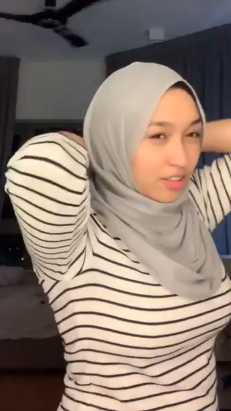 Awek Melayu, Foto Cewek Hijab Aesthetic, Seluar Ketat, Room Store, Hijab Fashionista, Hot Dresses Tight, Muslim Women Hijab, Beautiful Muslim Women