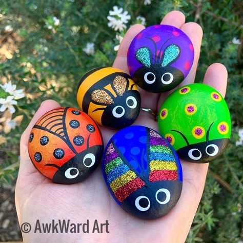 Bugs Painting, Rocks For Painting, Lady Bug Painted Rocks, Rock Painting Supplies, Ladybug Rocks, Painted Rocks Craft, River Rocks, Painted Rocks Diy, Rock Painting Patterns