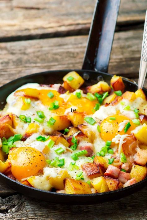 10 Best Breakfast Skillet Ideas (Easy Cast-Iron Breakfast Recipes) - IzzyCooking Breakfast Skillet Ideas, Stovetop Breakfast, Vegetarian Breakfast Skillet, Iron Skillet Breakfast, Sausage Breakfast Skillet, Easy Breakfast Skillet, Breakfast Potatoes Recipe, Healthy Skillet Meals, Breakfast Skillet Recipes