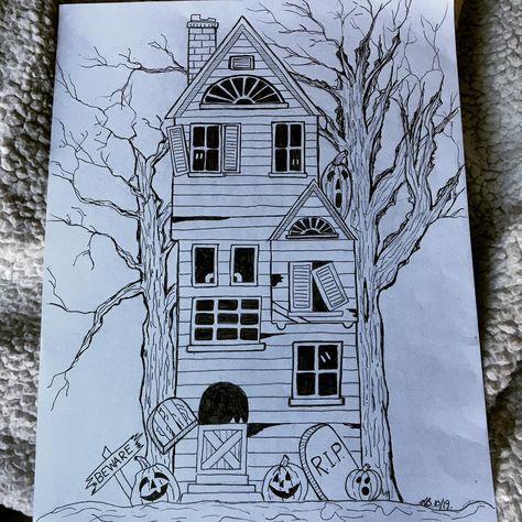 Gothic House Drawing Easy, Hunted House Drawings Easy, Halloween Drawings House, Haunted House Sketch Easy, Spooky House Drawing Easy, Ghost House Drawing, Hunted House Draw, Halloween Pen Drawings, Haunted House Drawing Ideas