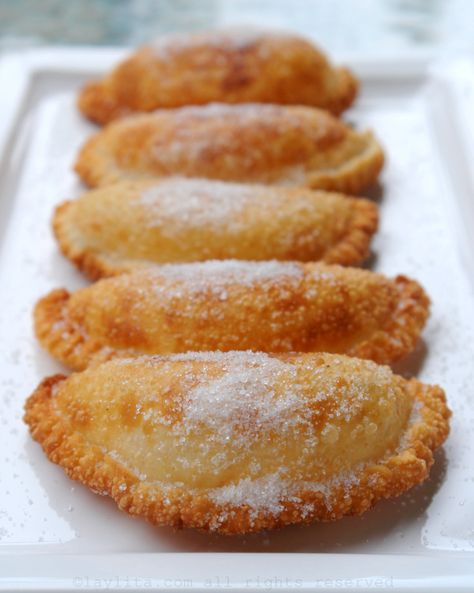 Cheese Empanadas Recipe, Bolivian Food, Cheese Empanadas, Ecuadorian Food, Fried Cheese, Empanadas Recipe, Hispanic Food, Cheese Fries, Latin Food