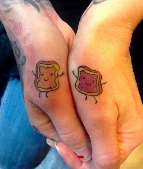 Cute Best Friend Tattoos, Matching Bff Tattoos, Cousin Tattoos, Sister Tattoo Designs, J Tattoo, Matching Best Friend Tattoos, Matching Sister Tattoos, Sibling Tattoos, Bff Tattoos