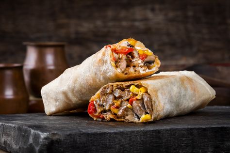 Chicken Shawarma Aesthetic, Chicken Shawarma Photography, Sharwama Pictures, Shawarma Photography, Shawarma Aesthetic, Kebab Aesthetic, Chicken Shawarma Sandwich, Shawarma Food, Beef Shawarma