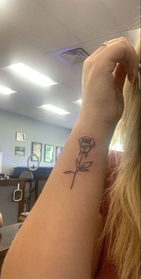 Nice Tattoos For Women Simple, Small Tattoo Ideas Forearm, Teenage Tattoos Ideas, Flower Tattoo On Forearm, Four Arm Tattoos For Women, Tattoo Ideas Inner Arm, Rose Tattoo Wrist, Rose Tattoo Forearm, Venus Tattoo