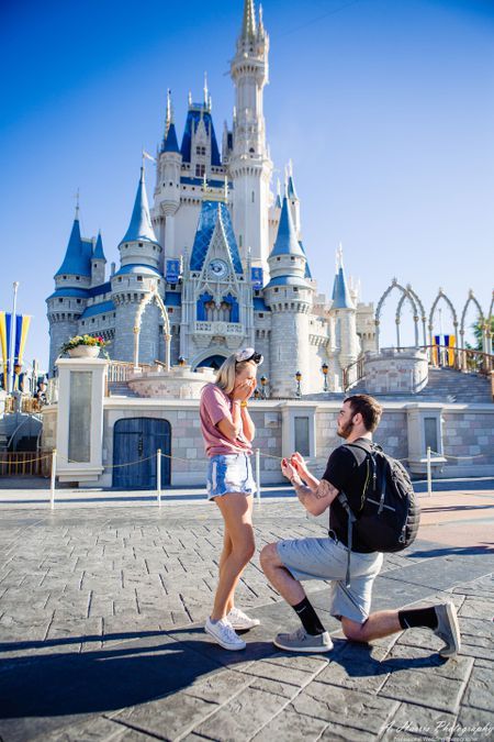 Disney World Proposal, Cute Proposal Ideas, Disney Proposal, Disney Engagement, Life Manifestation, Disney World Wedding, Proposal Pictures, Proposal Photography, Disney World Magic Kingdom