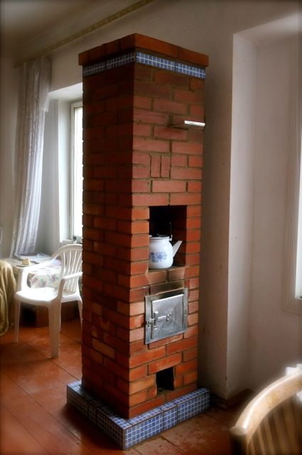 Masonry Heater, Tiny Wood Stove, Diy Wood Stove, Boat House Interior, Brick Bbq, Pallet House, Outdoor Kitchen Plans, Underground Homes, Brick Oven