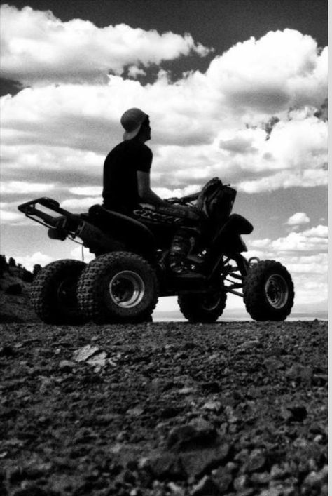 Racing 4 wheeler photos Portrait Props, Kids Atv, Four Wheeling, Driving Skills, Graduation Pics, 4 Wheelers, Class Pictures, Senior Pictures Boys, Four Wheelers