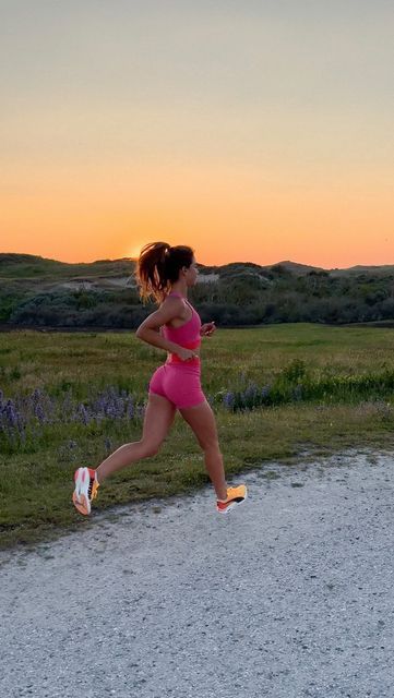 Vision Board Pictures Running, Running Pink Aesthetic, Pink Running Aesthetic, Vision Board Running, Aesthetic Running Pictures, Aesthetic Running, Running Pictures, Running Aesthetic, Post Grad Life