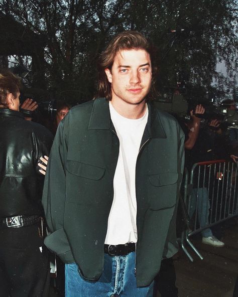 Brendan Fraser 90s, Brendan Fraser Now, Brendan Fraser The Mummy, 90s Actors, Hunter Outfit, Brendan Fraser, Good Looking Men, Pretty Men, Role Models