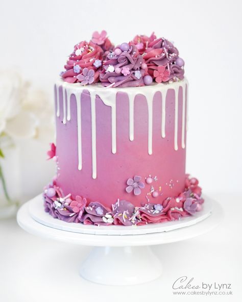 A Two-Tone Buttercream Drip Cake Tutorial - Cakes by Lynz Purple Ombre Birthday Cake, Pink And Purple Ombre Cake, Pink And Purple Cakes, Ombre Drip Cake, Destiny Cake, Purple Drip Cake, Drip Cake Ideas, Pink Purple Cake, Pink And Purple Cake