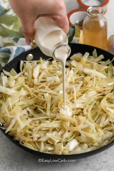 Creamed Cabbage Recipes, Boiling Cabbage, Keto Cabbage Recipe, Creamy Cabbage, Creamed Cabbage, Cabbage Side Dish, Bacon Fried Cabbage, Mennonite Recipes, Sauteed Cabbage