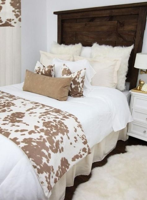 Rustic Style Bedroom, Farmhouse Bedding Sets, Apartment Bedding, Western Bedroom Decor, Western Rooms, Western Bedroom, French Country Bedrooms, Pallet Furniture Bedroom, Farmhouse Bedding