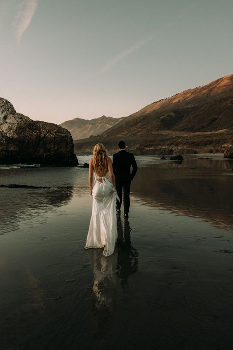 Elopement Photos With Family, Big Sur Proposal, Woodsy Elopement Wedding, Big Sur Engagement Shoot, St Lucia Elopement, Big Sur Elopement Photography, Cliff Wedding Photos, Big Sur Wedding Photos, Big Sur Photoshoot