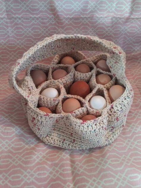 Egg Collecting Basket, Turkey Eggs, Eggs And Chicken, Seed Craft, Chicken Saddle, Bird Crochet, Collecting Eggs, Sew Projects, Duck Eggs