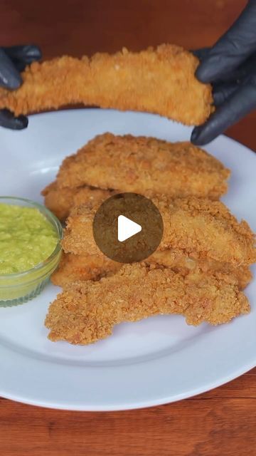 Batter For Chicken Tenders, Battered Chicken, Deep Fried Chicken Wings, Chicken Kitchen, Kfc Chicken, Fried Chicken Wings, Tv Food, Chicken Dishes Recipes, The Chef