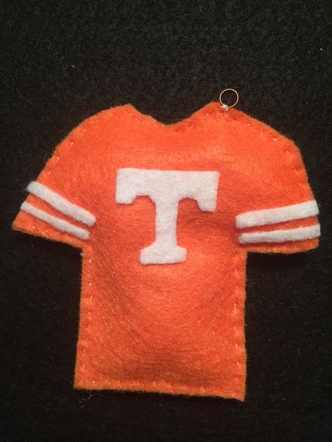 Felt Tennessee Vols Jersey ornament Tennessee Vols Ornaments Diy, Tennessee Ornament, Tennessee Crafts, Tennessee Christmas, Football Door Hangers, Handmade Felt Ornament, Football Diy, Tennessee Vols, Christmas School