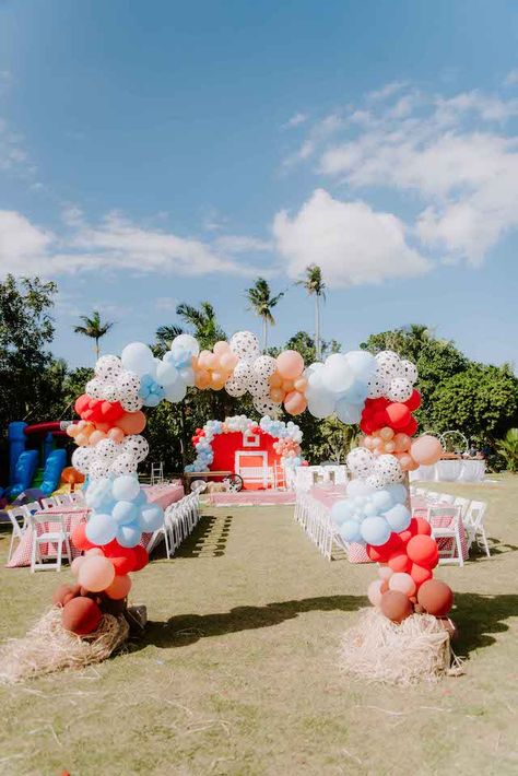 Farm Birthday Balloon Arch, Farm Party Balloon Garland, Barnyard Birthday Balloons, Barnyard Party Balloon Garland, Birthday Reference, Farm Backdrop Barnyard Party, Cowboy Birthday Party Decorations, Baby Boy Birthday Themes, Barnyard Bash