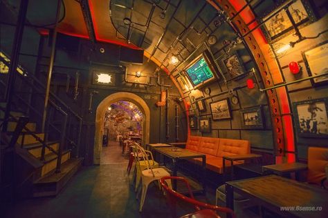 submarine-Steampunk-styled-pub-3 Steampunk Bedroom Decor, Steampunk Bar, Steampunk Bedroom, Steampunk Interior, Restaurants Design, Russian Submarine, Hey Bartender, Music Bar, Spaceship Interior