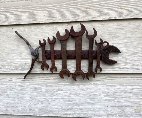 Wooded Backyard Landscape Ideas Walkways, Metal Animals, Upcycle Art, Repurposed Metal, Barn Tin, Cutlery Art, Welding Crafts, Metal Ideas, Recycled Metal Art