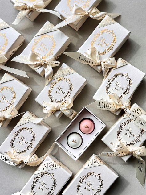 From weddings to birthdays and everything in between, our chocolate favors are the perfect choice for any event. Follow the link to order! Luxury Favors Idea, Wedding Gift Chocolate, Wedding Favors Luxury, Wedding Souvenir Ideas For Guests, Luxury Wedding Gifts For Guests, Souvenir Wedding Aesthetic, Engagement Gifts For Guests, Henna Favors, Wedding Bg