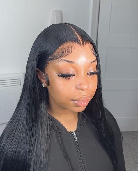 Widows Peak Hairstyles Women, Widows Peak Hairstyles, Ponytails Hairstyles, Air Style, Hair Plugs, Widows Peak, Lace Fronts, Birthday Hairstyles, Straight Wigs