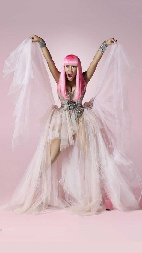 Pink Friday Photoshoot, Nicki Minaj Wallpaper, Nicki Minaj Pink Friday, Nikki Minaj, Iconic Album Covers, Video Pink, Pink Friday, Dress Guide, Female Rappers