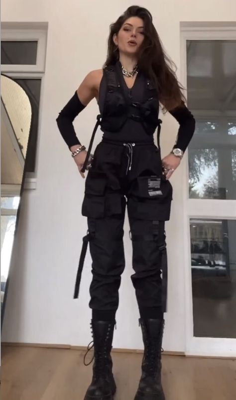 Assassin Aesthetic Female Outfit, Combat Boot Outfits Aesthetic, Modern Warrior Outfit, Spycore Outfits, Casual Assassin Outfit, Dystopian Fantasy Outfit, Street Wear Female Outfit, Spy Outfit Women Aesthetic, Woman Combat Outfit