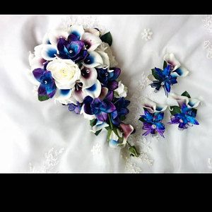 Calla Lily Wedding Flowers, Orchid Bouquet Wedding, Blue Purple Wedding, Purple Calla Lilies, Calla Lily Flowers, Calla Lily Bouquet, Orchid Bouquet, Silk Wedding Bouquets, Fuchsia Flowers