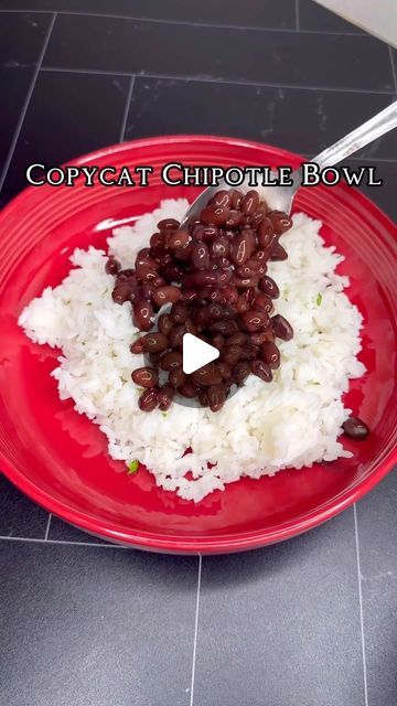 Chipotle Bowls At Home Recipe, Easy Chipotle Bowl Recipe, At Home Chipotle Bowl Recipe, Chipotle Copycat Recipes Bowls, At Home Chipotle Bowl, Copycat Chipotle Bowl, Chipotle Bowl At Home, Chipotle Bowls At Home, Vegan Chipotle Bowl