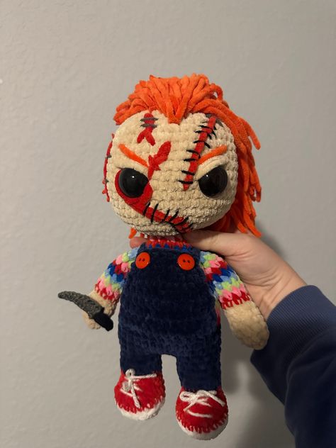 Mini handmade crocheted horror doll inspired by the movies. ready to ship. Crochet Stuffys, Crochet Horror, Horror Crochet, Crochet Pour Halloween, Horror Doll, Horror Dolls, Goth Horror, Confection Au Crochet, Crochet Bouquet