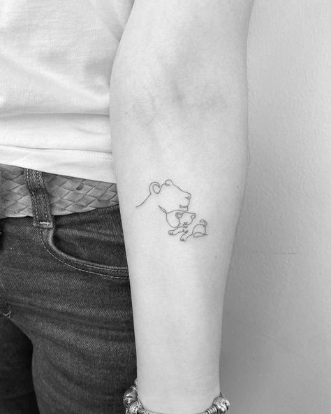 Mom Lion And Cub Tattoo, Lioness And Cub Tattoo, Lioness Tattoo Design, Continuous Line Tattoo, Cubs Tattoo, Tier Tattoo, Lioness Tattoo, Inner Forearm Tattoo, Single Line Tattoo