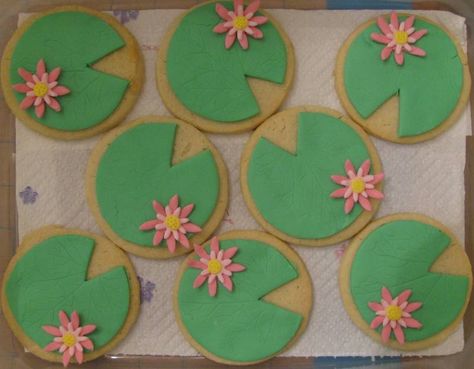 Cute lily pad cookies! :p Lilly Pad, Moon Festival, Leap Year, Baby Themes, Fun Cookies, Royal Icing Cookies, Baby Shower Theme, Anniversary Party, 1st Birthday Girls