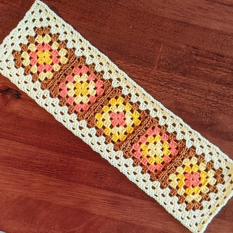 Ravelry: LindaWoodthorpe's Granny Square Table Runner (small) Granny Square Table Runner, Purse Video, Square Table Runner, Small Table Runner, Stitch Purse, American Crochet, Crochet Table, Crochet Table Runner, Table Runner Pattern