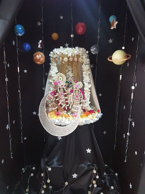 Jhulan Yatra Decoration At Home, Janmastmi Decoration Ideas, Janmastmi Decoration Ideas At Home, Krishna Decoration, Mandir Decor, Krishna Pic, Krishna Birthday, Mandir Decoration, Ganesh Chaturthi Decoration