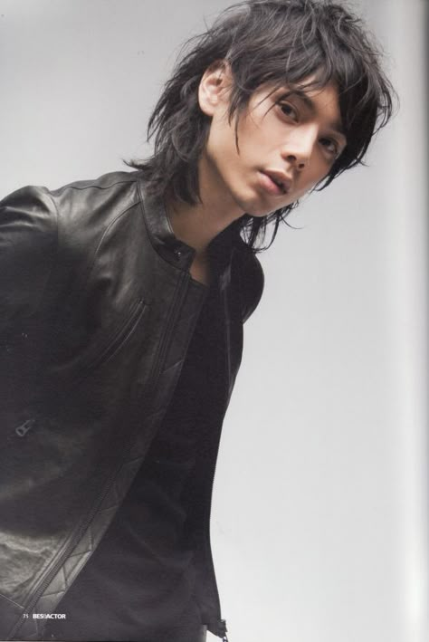 Hiro Mizushima Black Butler Live Action, Hiro Mizushima, Hana Kimi, Fall Haircuts, Fantasy Garb, Fall Hair Cuts, Asian Short Hair, Punk Hair, Japanese Actors