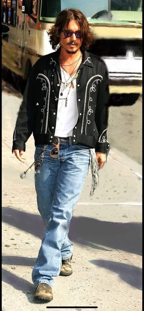 80s Outfit Men, Rockstar Outfit Men, Johnny Depp Hairstyle, Grunge Outfits Men, Rock Star Outfit, Johnny Depp Style, Masc Fashion, Young Johnny Depp, Dad Fashion