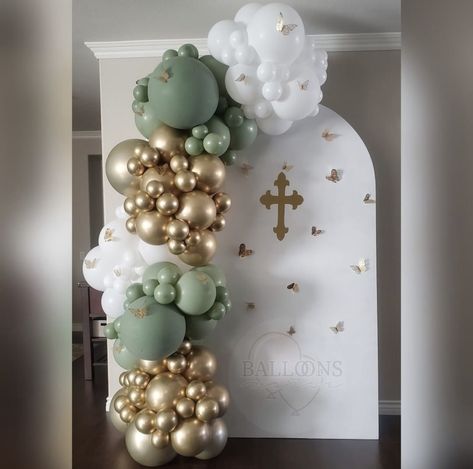 Dedication Balloon Decor, Unique Event Decor, Christening Balloons, Bautizo Ideas, Confirmation Party, How To Make Balloon, First Communion Decorations, Communion Decorations, Best Gift Baskets