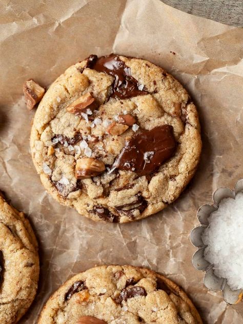 Gluten Free Brown Butter Toffee Cookies - The Gluten Free Austrian Brown Butter Toffee Cookies, Butter Toffee Cookies, Toffee Bark, Brown Butter Cookies, Almond Toffee, Homemade Toffee, Cookie Brownie Recipe, Big Chocolate, Toffee Cookies