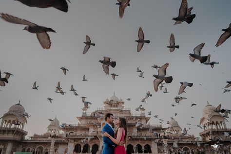 Royal Background, Pre Wedding Photoshoot Props, Wedding Photoshoot Props, Couple Engagement Pictures, Pre Wedding Shoot Ideas, Pre Wedding Photoshoot Outdoor, Indian Wedding Photography Poses, Pre Wedding Poses, Luxury Wedding Photography