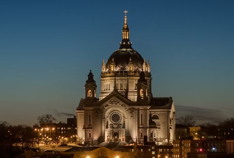 Saint Paul – The historic and uber-welcoming Capitol of Minnesota – forms one half of the sprawling Twin Cities.  15 Best Things to Do in Saint Paul (MN) Mill City, Boundary Waters Canoe Area, Travel America, St Paul Minnesota, Saint Paul Mn, Capitol Building, Lake Superior, Urban Area, Twin Cities