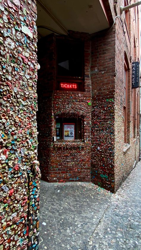 Gum wall at Pike Place Market Beatrice Core, Seattle Vibes, Seattle Gum Wall, Seattle Pike Place Market, Penny Wall, Cities Aesthetic, Seattle Aesthetic, Seattle Life, Telling Secrets